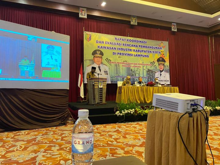 Sekretaris Daerah Provinsi Lampung Fahrizal Darminto Buka Rapat Koordinasi dan Evaluasi Rencana Pembangunan Kawasan Industri Di Lampung